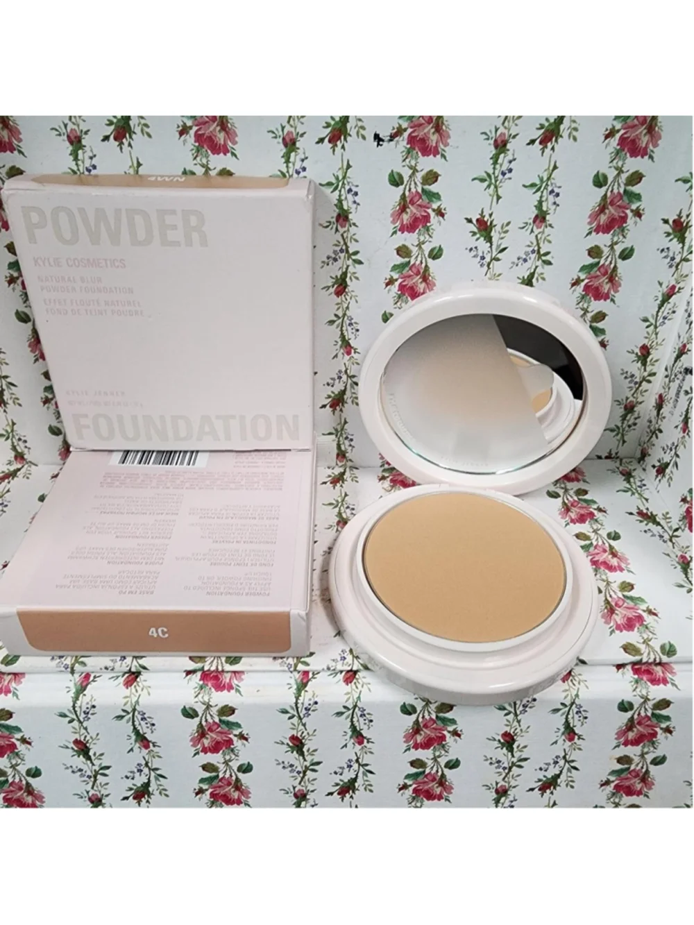 Kyle Cosmetics Natural Glow Powder Foundation in shade 4C #kylecosmetics #founda